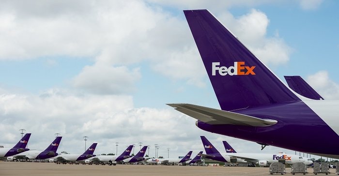 FedEx founder to step down as CEO