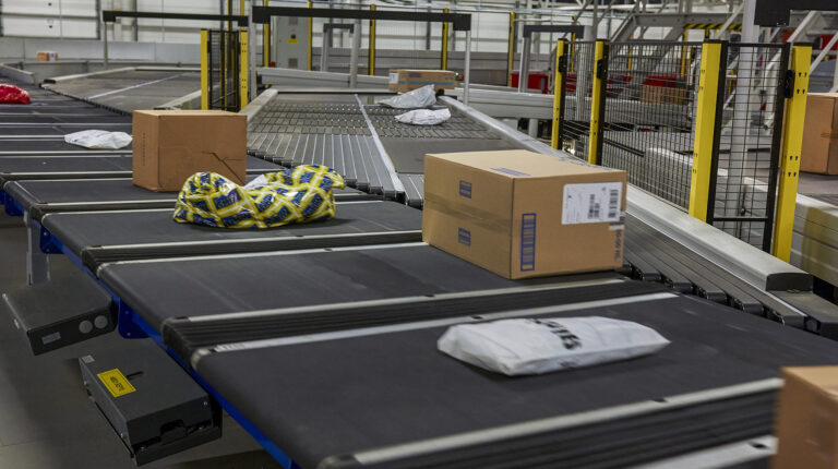 Royal Mail to handle peak demand with 10 new parcel conveyors.