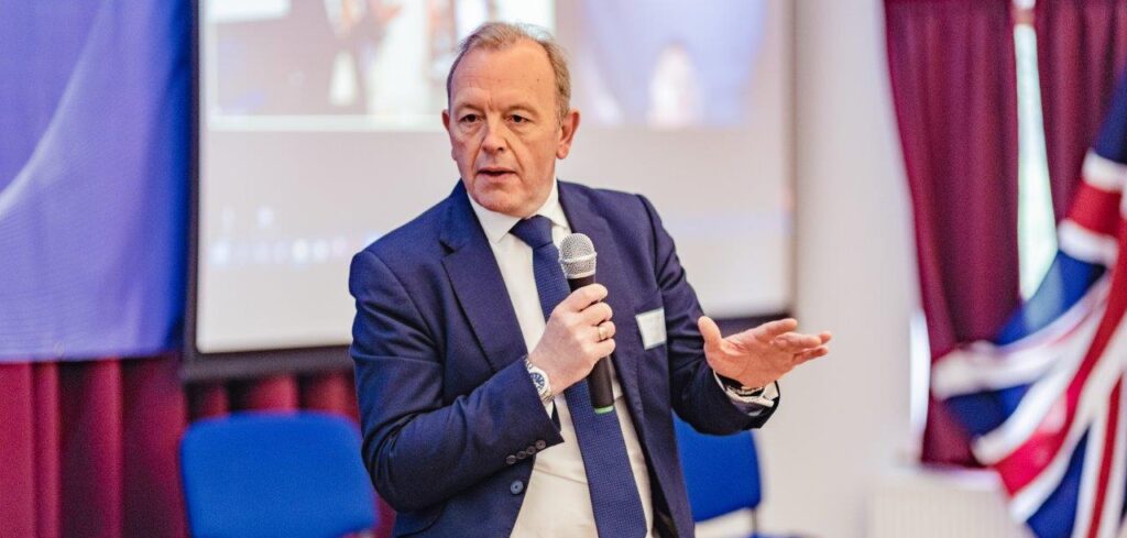 Hurricane Commerce and AEB collaborate on a cross-border e-commerce solution