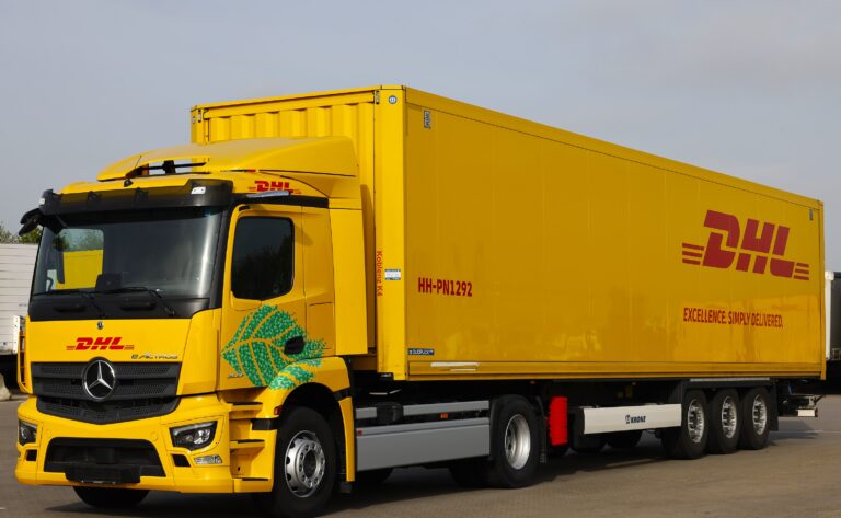 First fully-electric tractor-trailers from Mercedes-Benz go into service at DHL Freight