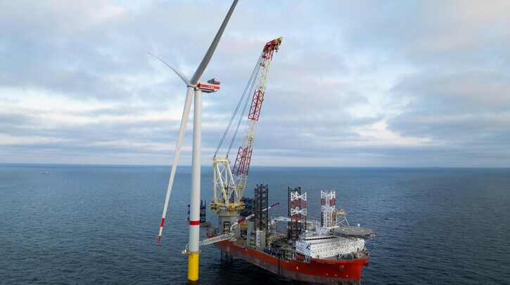 Wind turbine in the offshore He Dreiht windfarm.